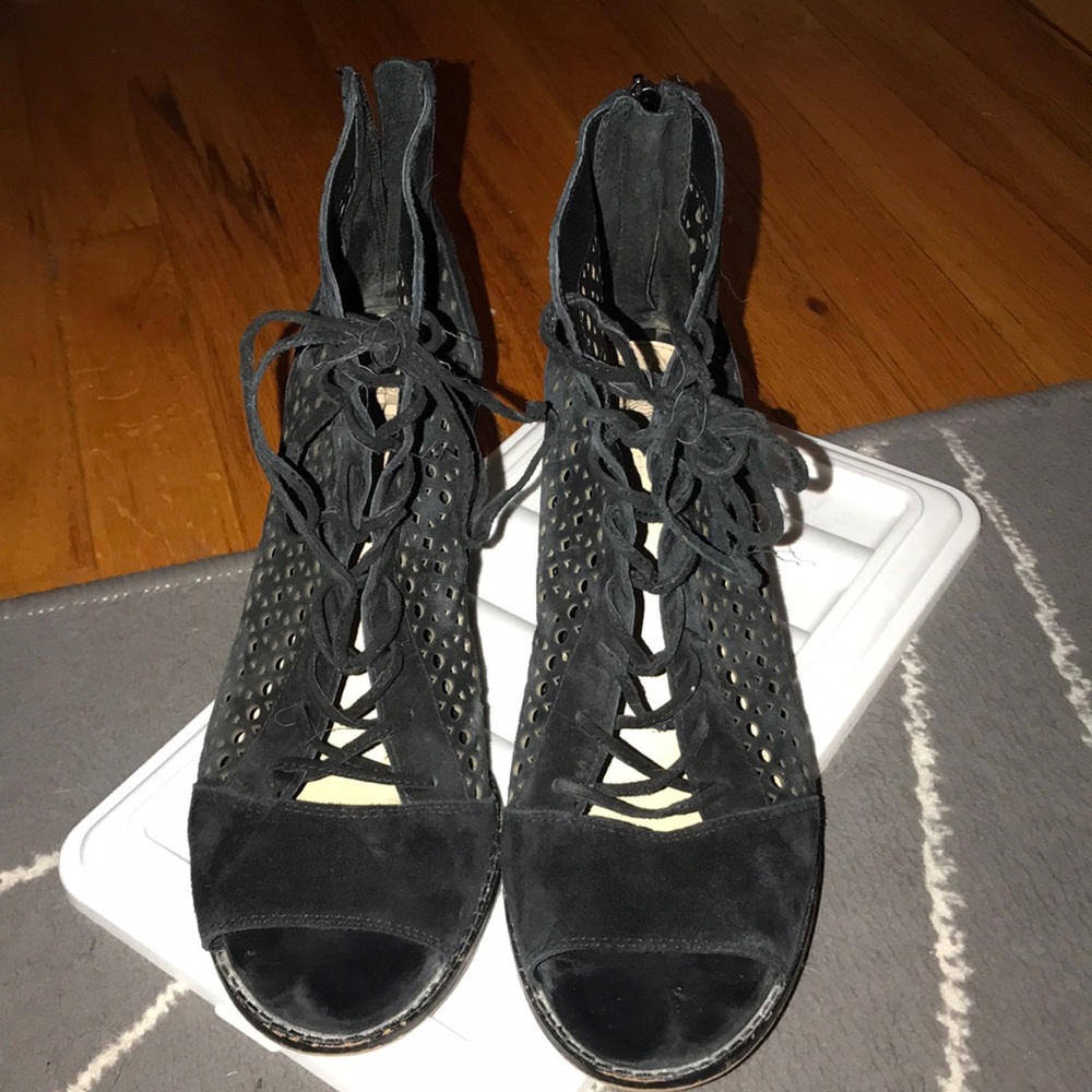 Vince Camuto lace up block heel bootie
